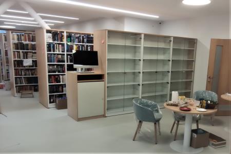 Knjižnica Borovnica - pohištvo 7